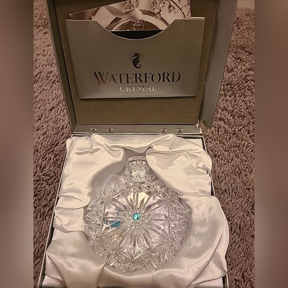 2018 Waterford Crystal Snowflake Wishes HAPPINESS Ornament . Box Damage